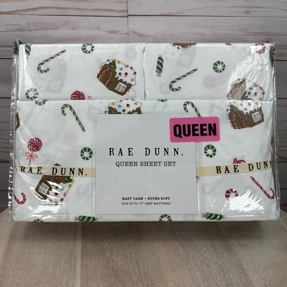 Rae Dunn by Enchante Merry Christmas Gingerbread House Candy Cane Queen Sheets - Picture 1 of 8